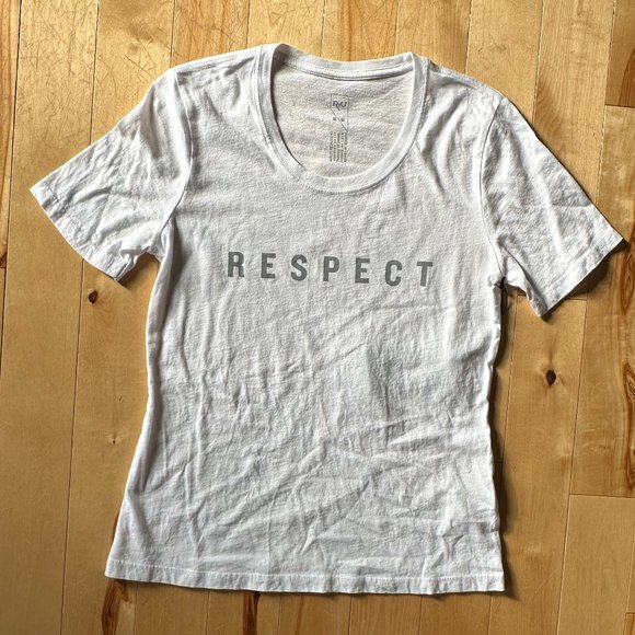 Women's T-shirt Bundle (2) - Picture 2 of 8